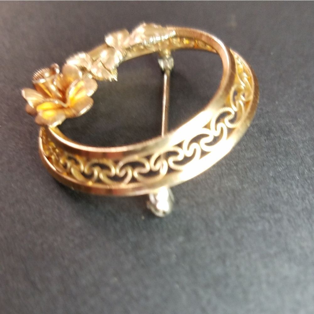 Vintage Signed Krementz Tri Color 12k Gold Filled Rose Wreath Brooch Pin - Picture 2 of 4